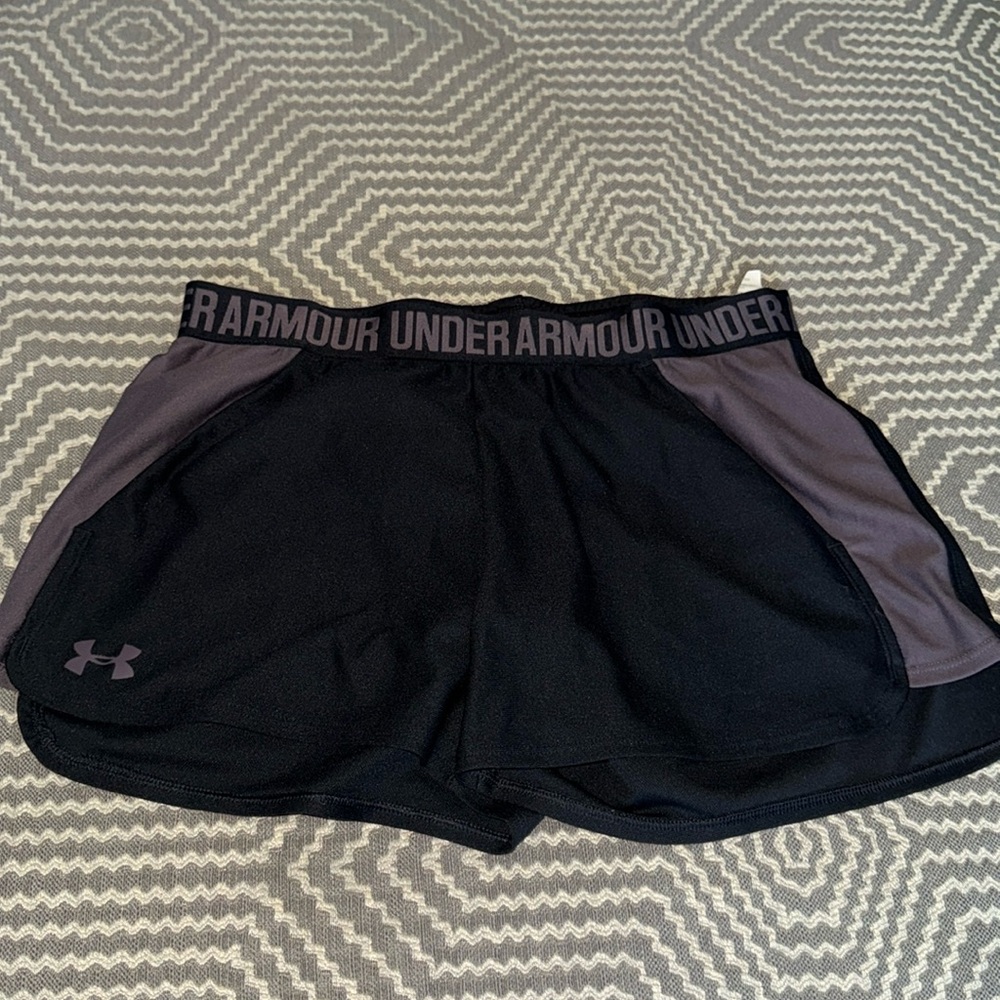 3 Under Armour Shorts and 1 Nike shorts - Picture 3 of 6